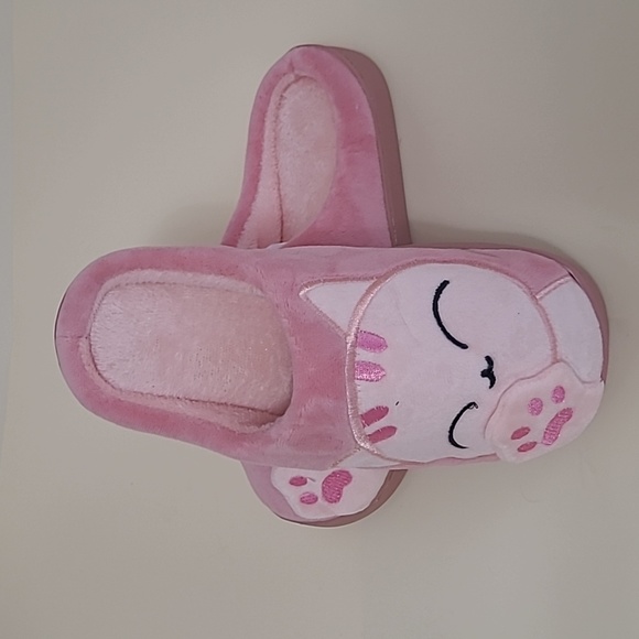Women's slippers. - Picture 3 of 6
